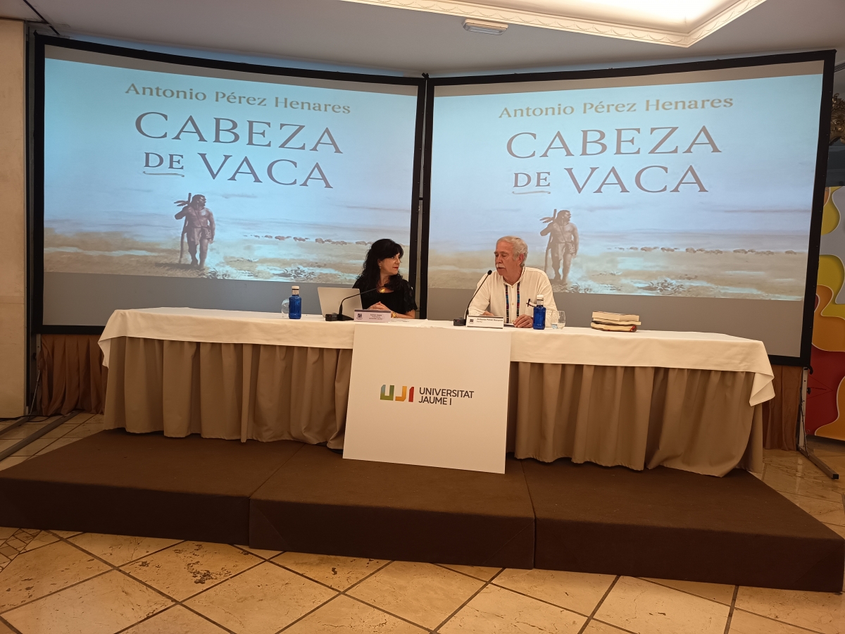 Pérez Henares, escritor, en la Universitat d'Estiu de la UJI: 