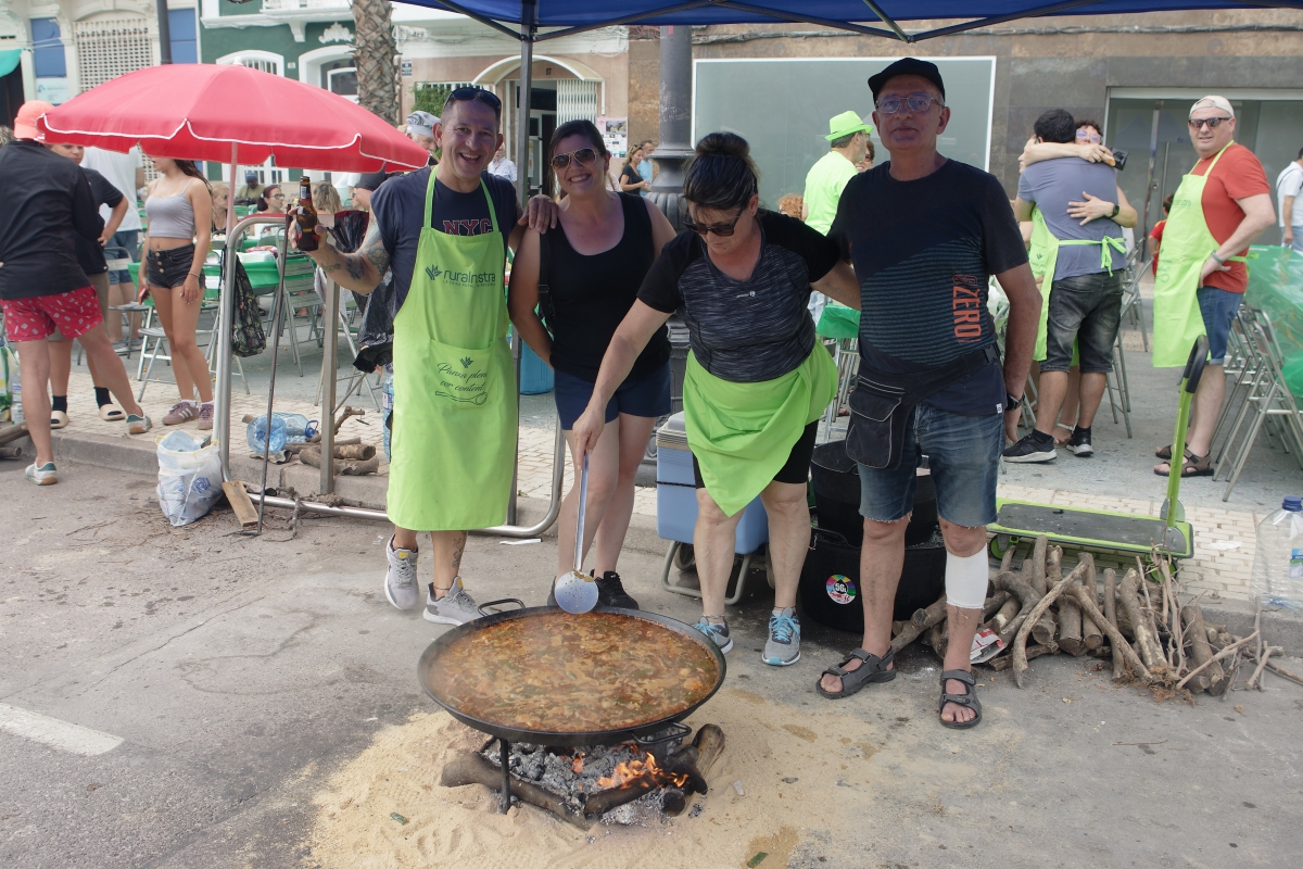 Masivo y entretenido Día de las Paellas en las fiestas de Sant Pere