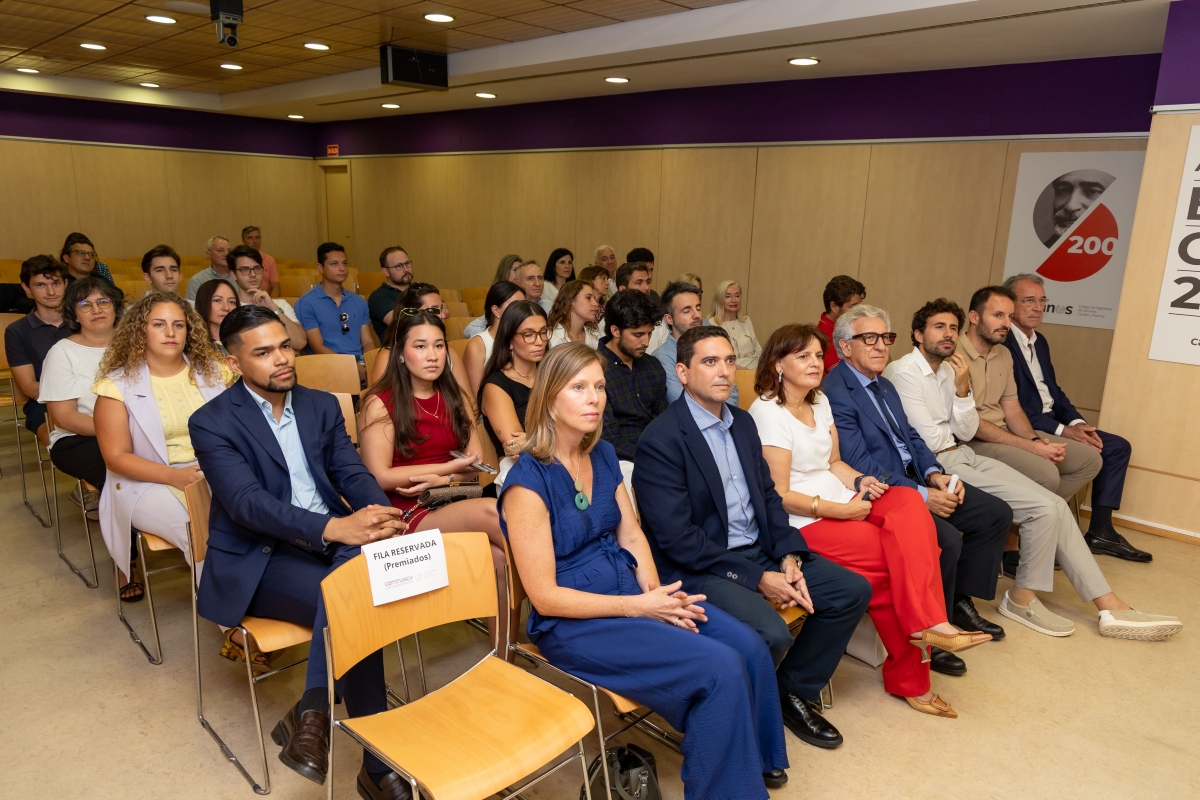 Asistentes. - Foto: COLEGIO INGENIEROS DE CAMINOS Asistentes.