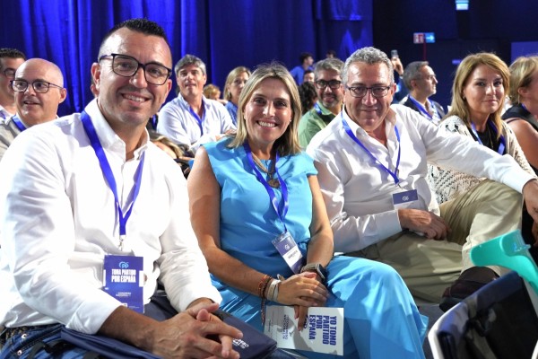 Barrachina reivindica la cerámica y la agricultura como motores de Castellón en el Congreso Nacional del PP
