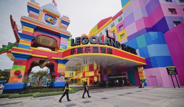Millones y millones de bloques: inauguran en China el parque Legoland más grande del mundo