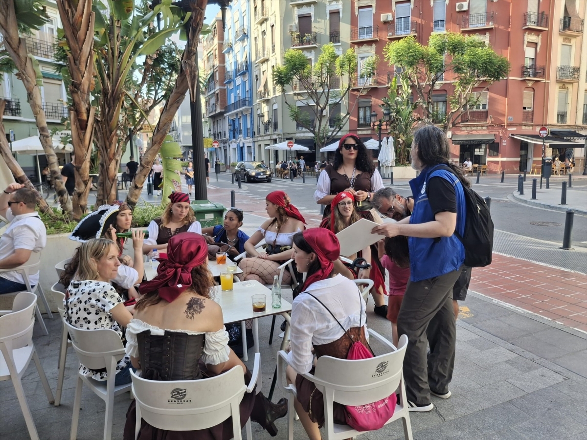 Grupos de 10 personas, 33,8 años y sin charangas, el perfil mayoritario de despedidas de soltero en València