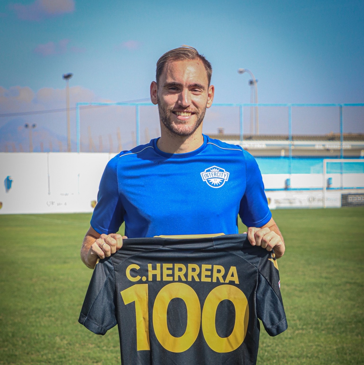 El delantero Cristian Herrera regresa al Intercity