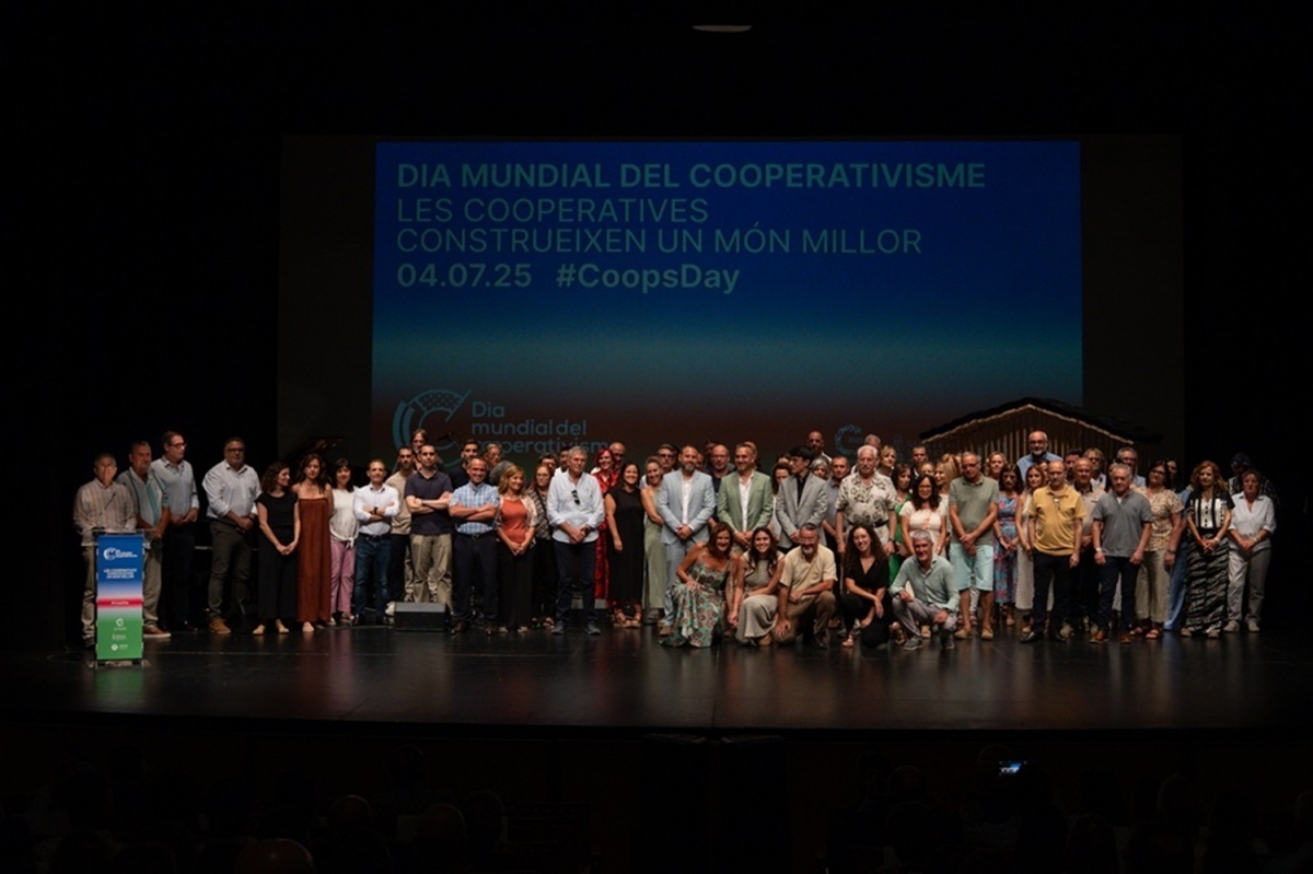 Concoval homenajea desde la 'zona cero' de la Dana a cooperativas afectadas y su 