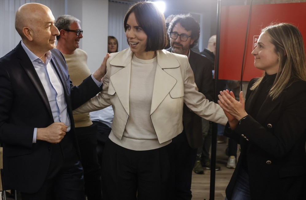 Morant, junto a Soler, que sigue en la ejecutiva y Baños, que la abandona. - Foto: EP/Rober Solsona