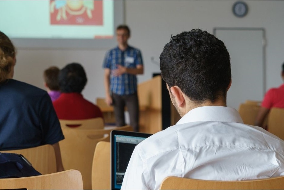 Educación presenta las instrucciones de FP con novedades en la formación en empresa, optativas y módulos