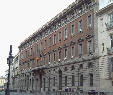 Hacienda refuerza la transparencia fiscal de comunidades y ayuntamientos y adapta las reglas de la UE