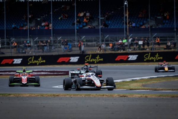 El español Mari Boya hace historia en Silverstone con su victoria en F3