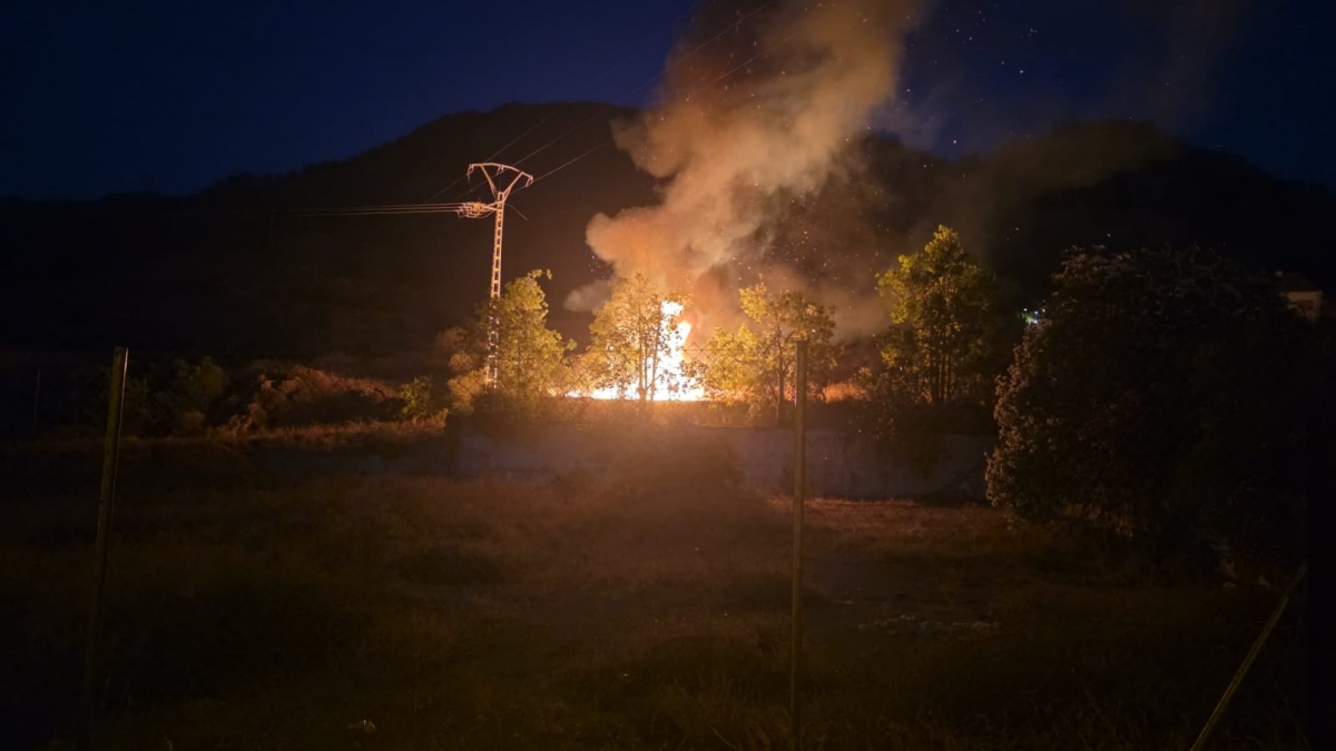 Los vecinos de Torreagüera piden al Ayuntamiento que retire la torreta que generó un conato de incendio