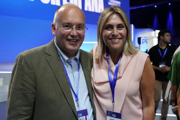 Barrachina destaca la fortaleza del PP y el liderazgo de Feijóo como una alternativa seria y de futuro