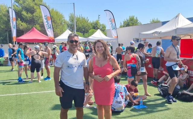 El triatlón Mediterránea TRI cierra una edición con más de 1.300 participantes y 170 equipos 