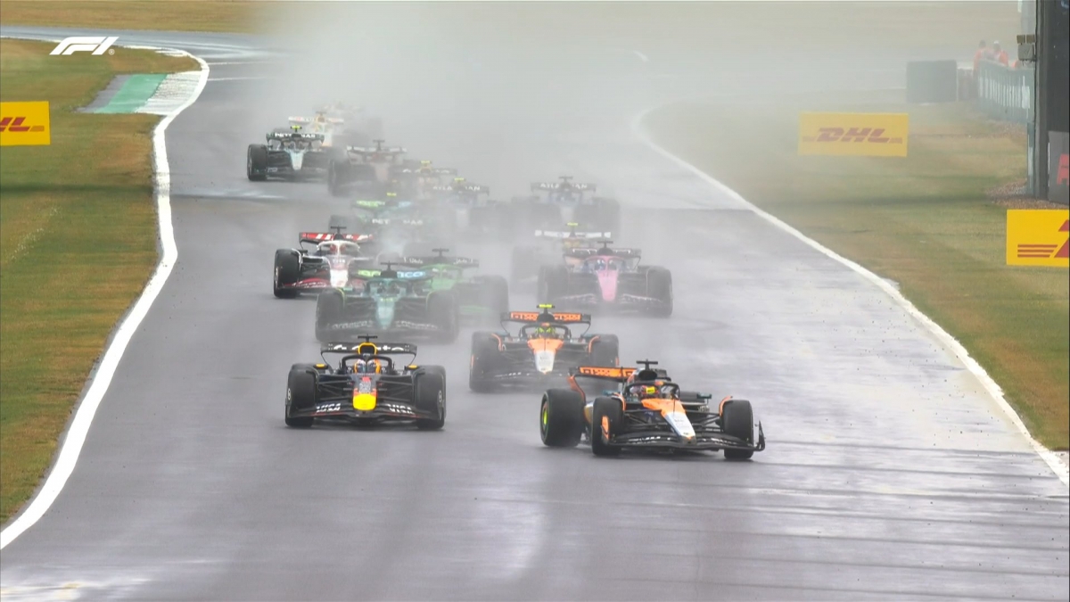 Norris se impone en Gran Bretaña, por delante de Piastri, sancionado, y Hulkenberg