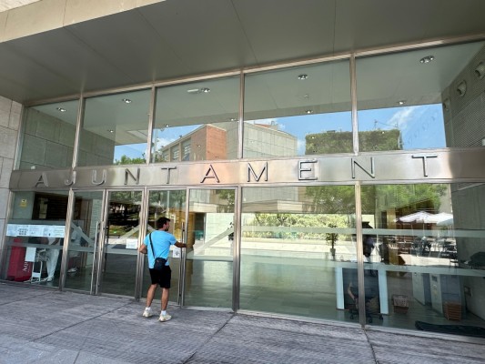 El PSOE exige la incorporación al Cívic de San Vicente de dos administrativos prometidos para 2025