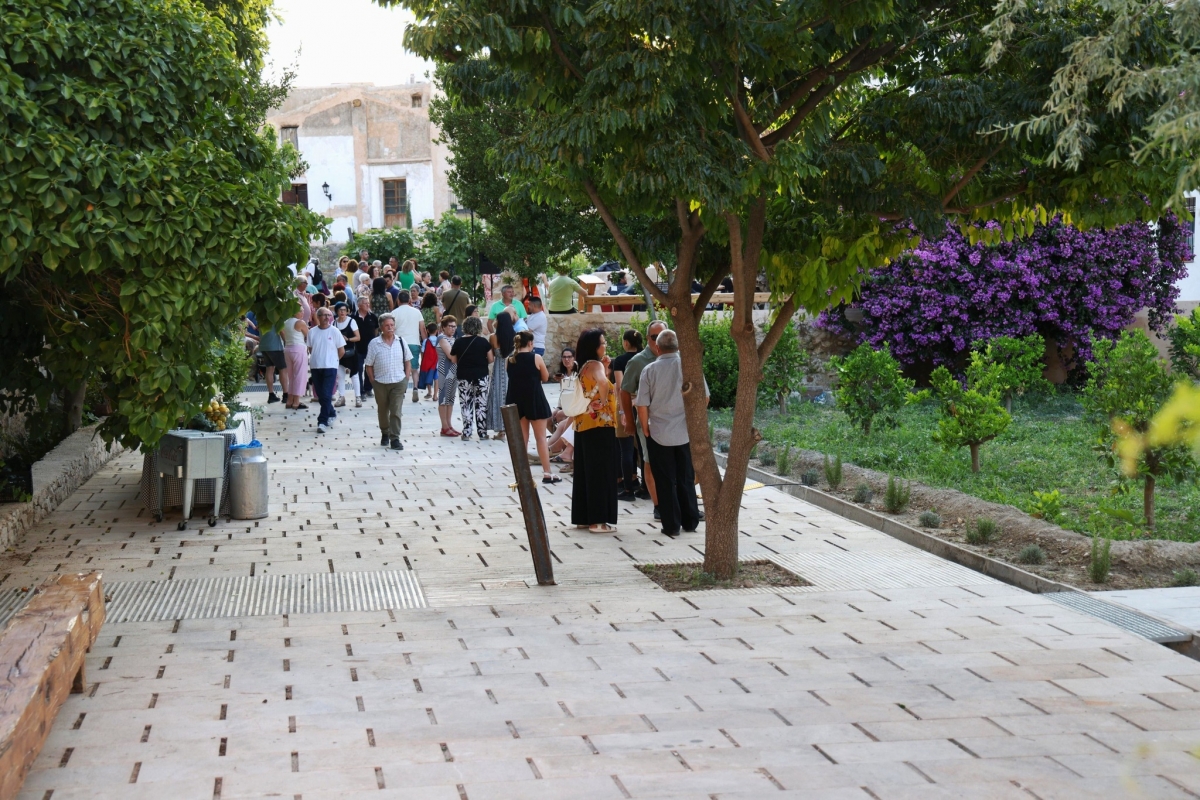 Presente y futuro del nuevo pulmón verde de Caravaca: Los Huertos del Vicario contarán con juegos infantiles y un mural artístico