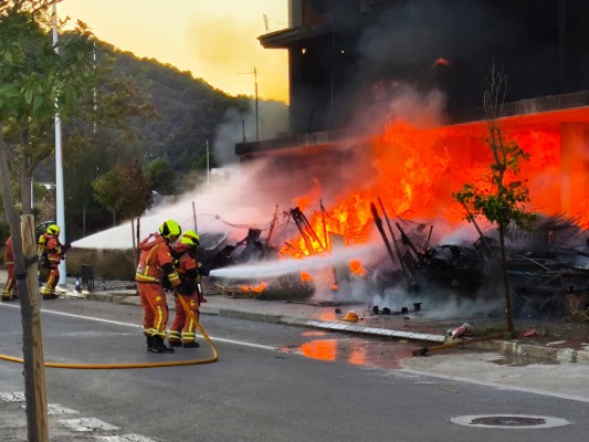 La Diputación externalizará la formación de los bomberos para facilitar el acceso de nuevos efectivos