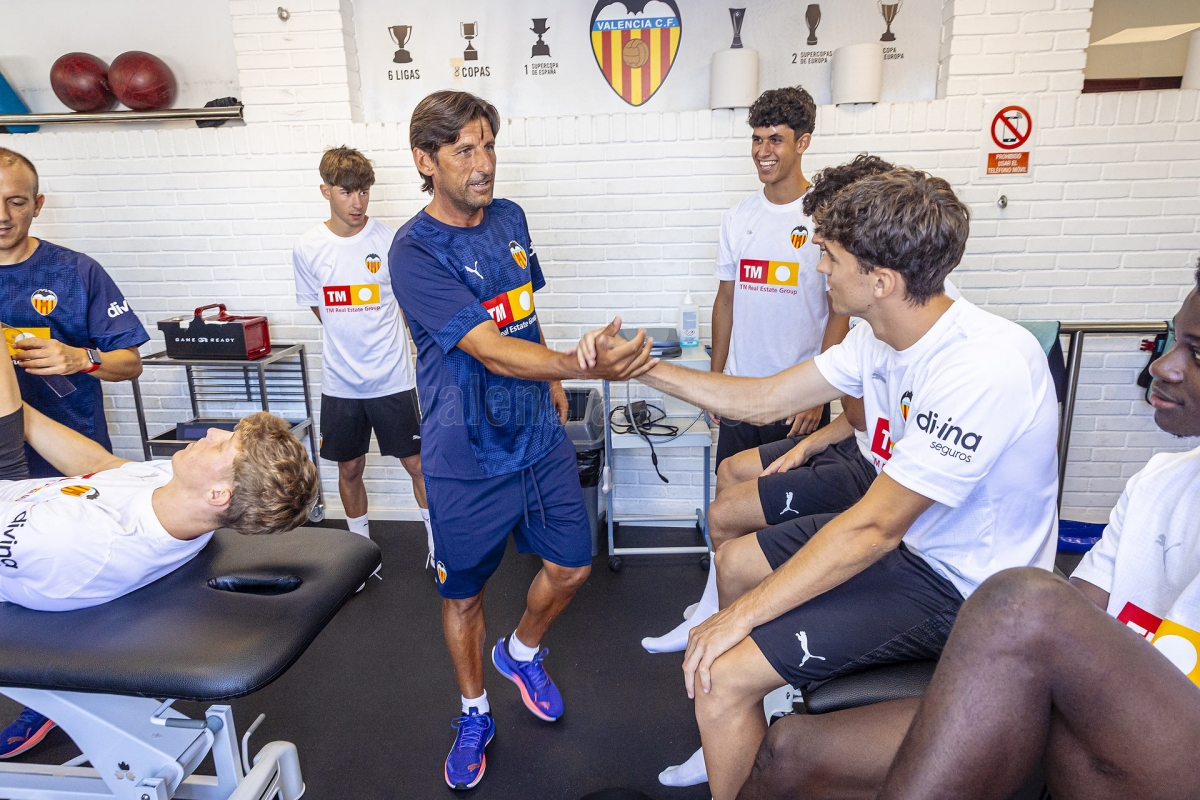 El Valencia Mestalla arranca una pretemporada de renovación
