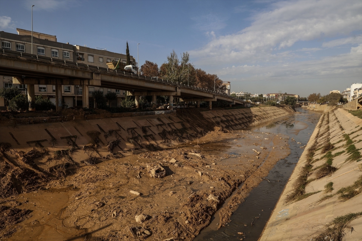 La súbita crecida del Poyo en Massanassa el día de la Dana: el agua subió 3,5 metros entre las 18.15h y las 18.25h