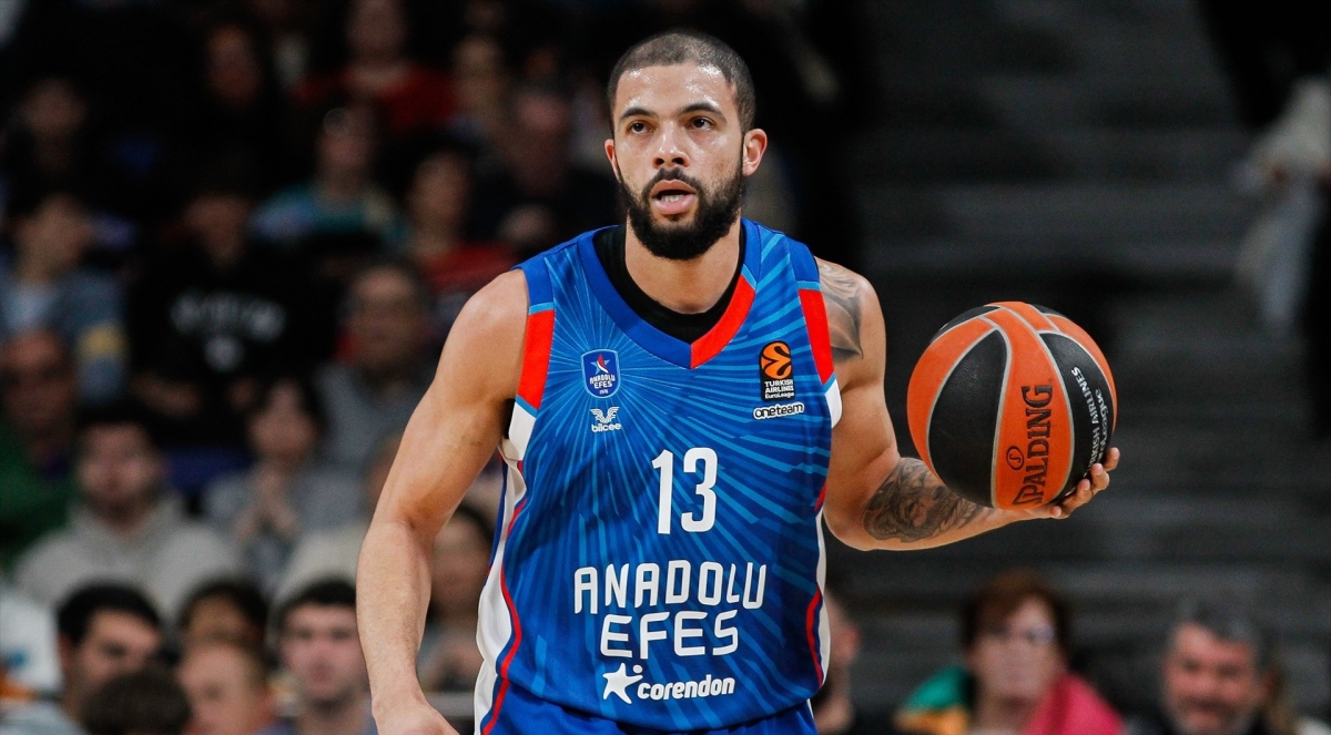 Darius Thompson inscrito en el derecho de tanteo