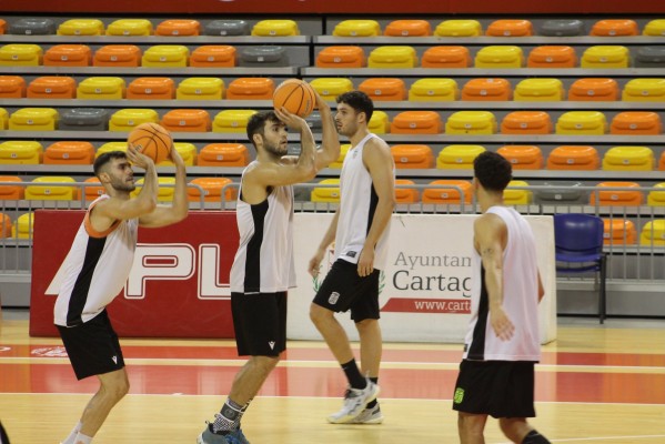 El Odilo recibe a un Obradoiro recién bajado a Primera FEB tras 13 años seguidos en la ACB