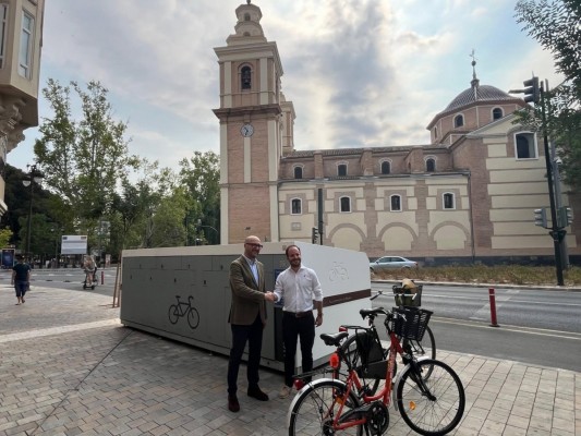 Murcia pone en marcha un nuevo servicio de aparcabicis cerrados por un euro al día