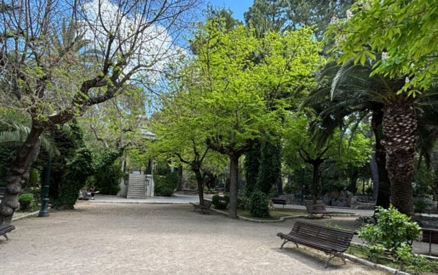 Hasta cinco empresas se interesan por el contrato para abrir y cerrar tres parques de Alcoy