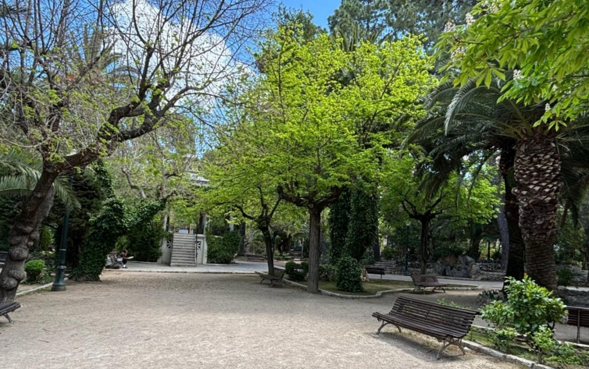 Hasta cinco empresas se interesan por el contrato para abrir y cerrar tres parques de Alcoy