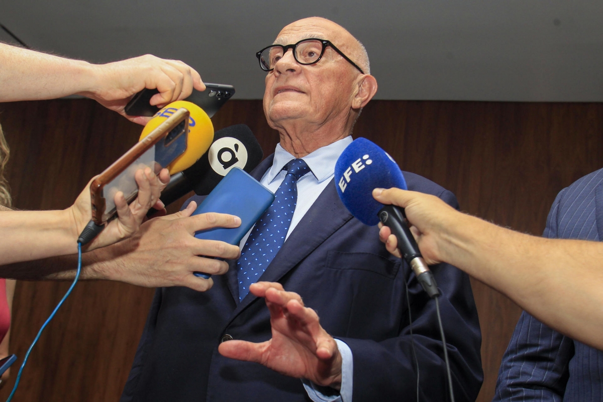 Oliu reitera que no ve ninguna posibilidad de éxito de la opa del BBVA si no cambian las condiciones