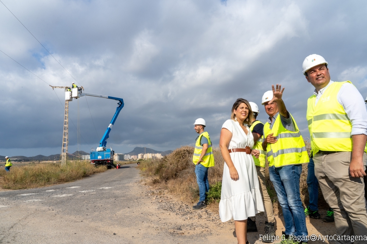 Cartagena e Iberdrola retiran un kilómetro de tendido aéreo en un espacio natural protegido
