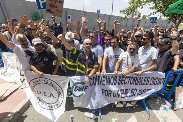 Trabajadores auxiliares de Navantia inician una huelga de hambre a pesar del preacuerdo con Fremm, condicionado al final del paro laboral