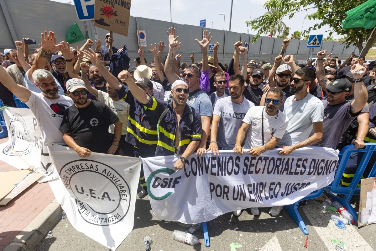 Trabajadores auxiliares de Navantia inician una huelga de hambre a pesar del preacuerdo con Fremm, condicionado al final del paro laboral
