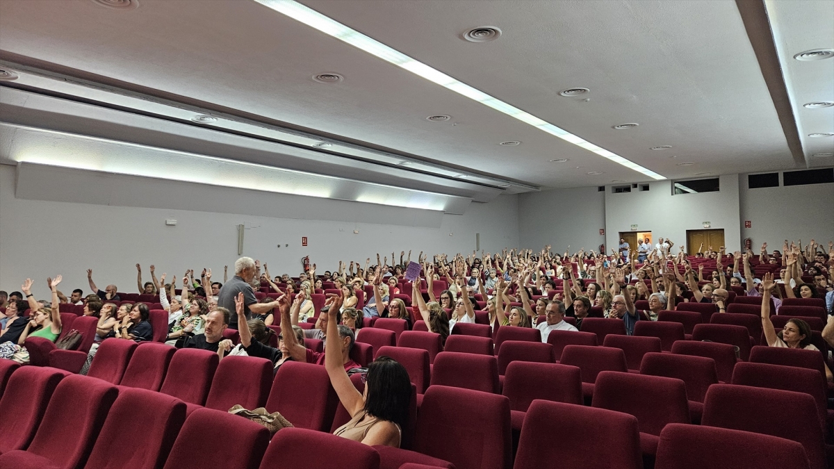 Asamblea de farmacéuticos valencianos para tratar sobre los impagos. - Foto: MICOF Asamblea de farmacéuticos valencianos para tratar sobre los impagos.