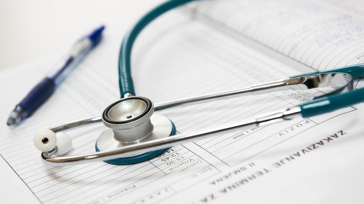 Sanidad y la UV firman el convenio para prácticas de alumnado en hospitales y centros sanitarios