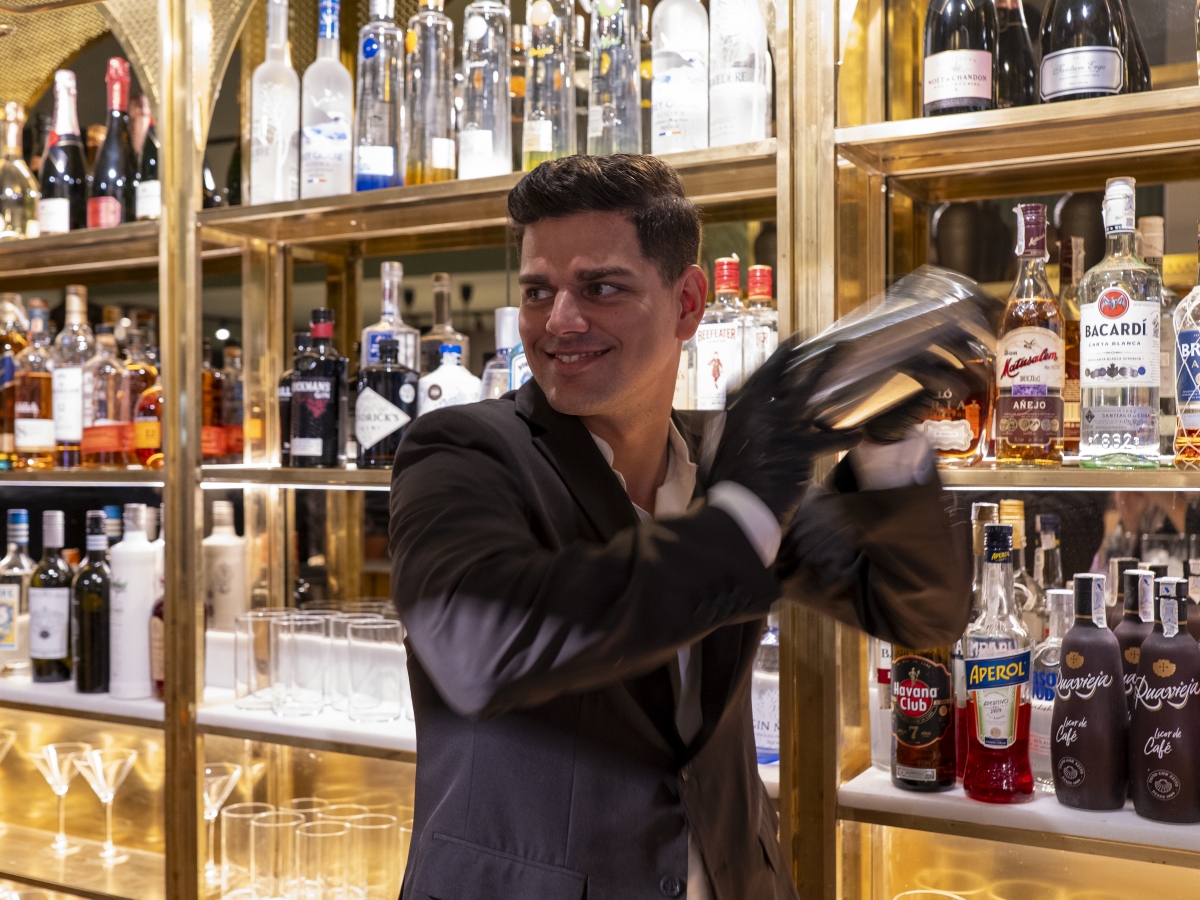 Puerta del Mar presenta su nueva carta de coctelería marcada con un claro carácter valenciano