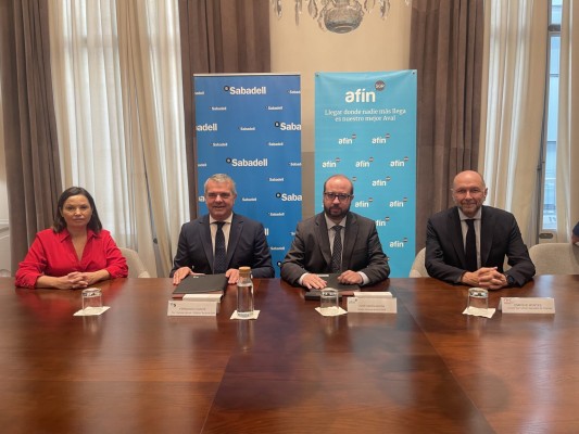 Sabadell renueva su convenio con Afín SGR y amplía la financiación hasta los 60 millones