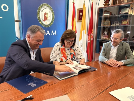 Hozono Global y la UCAM crean la Cátedra de Medioambiente, Agua y Energía 