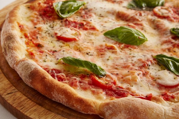 'Vaxto', la firma ilicitana de hamburguesas, se pasa a las pizzas: primer local en Elche