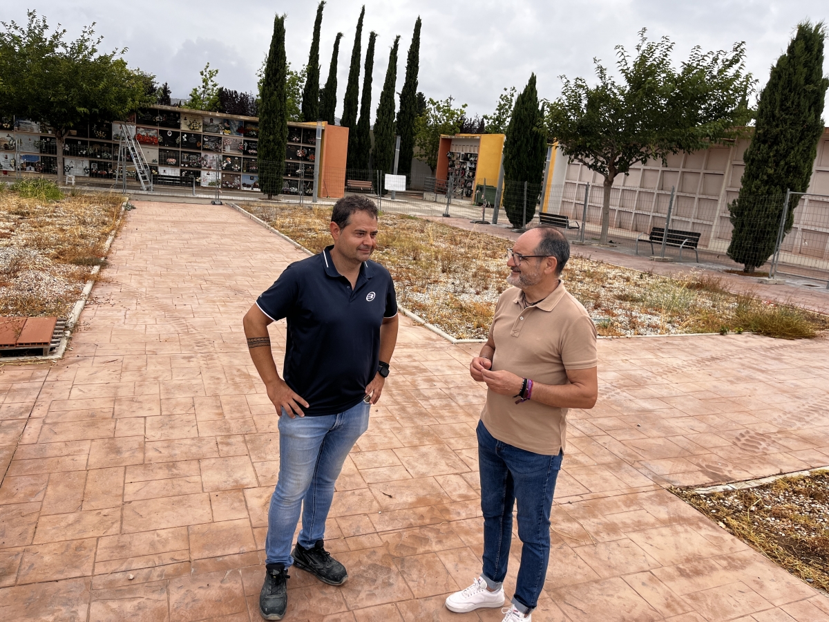 Petrer inicia las obras para construir 256 nuevos nichos y 120 columbarios en el cementerio municipal