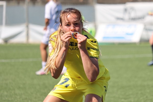 La defensa Nerea Pérez renueva con el Villarreal por una temporada