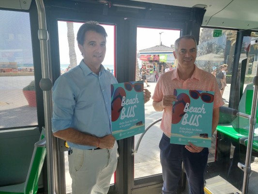 Alicante y Vectalia promocionan el uso de 10 líneas de autobús para desplazarse a las playas