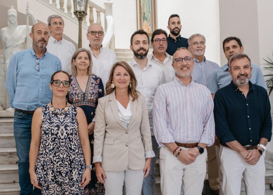 Carrasco traslada a la Germandat dels Cavallers el apoyo institucional para celebrar su 75 aniversario