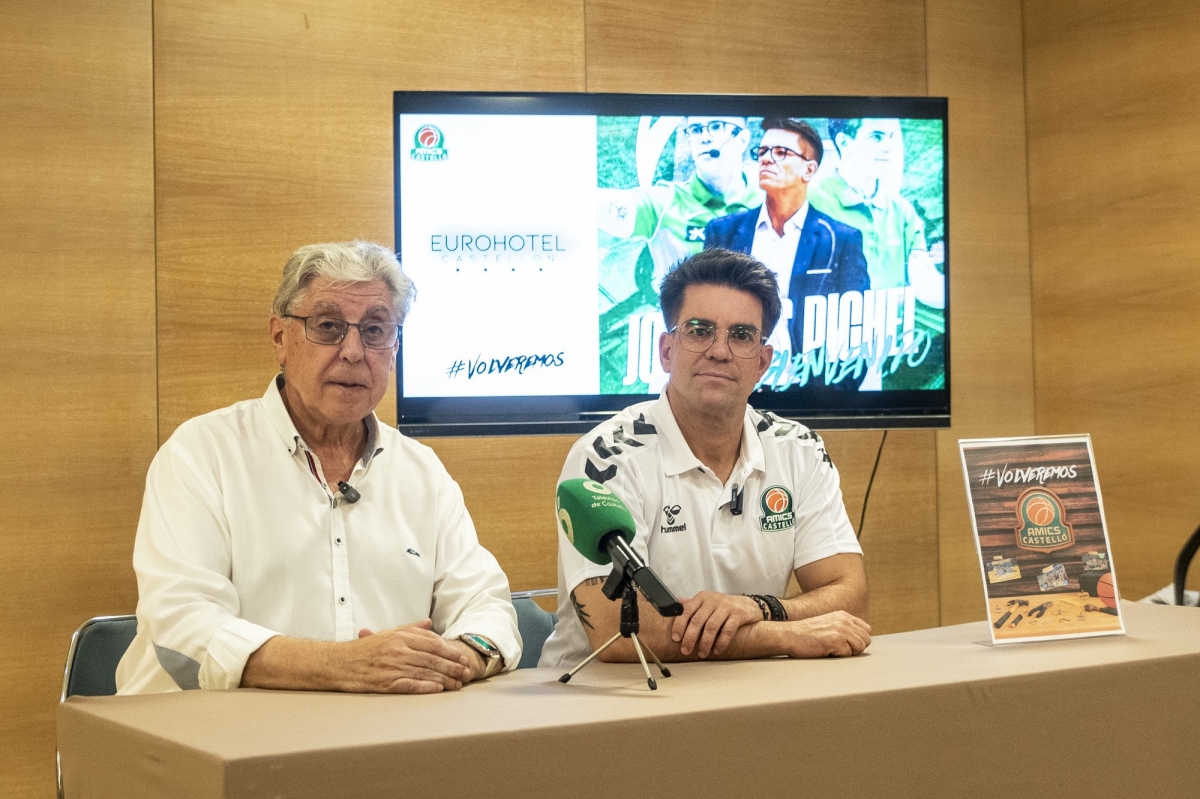 Pichel, presentado en el Amics: 