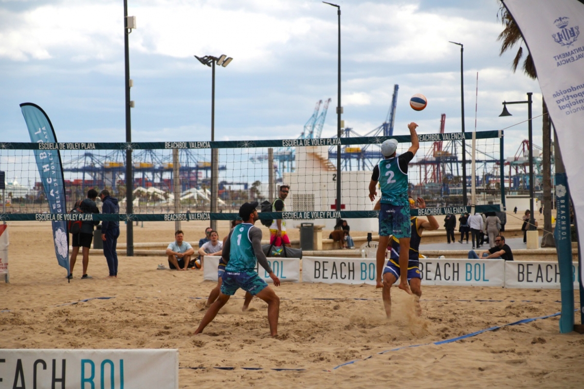 BeachBol sigue haciendo historia en el vóley playa valenciano y nacional