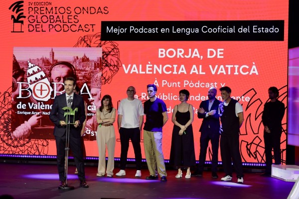 À Punt recoge el Premio Ondas a Mejor podcast en lengua cooficial del Estado por 'Borja, de València al Vaticà'