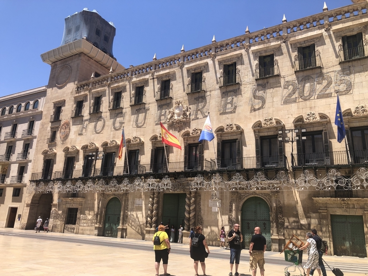 Un juzgado condena al Ayuntamiento de Alicante por vulnerar las libertad sindical: deberá pagar 8.500 euros a CCOO