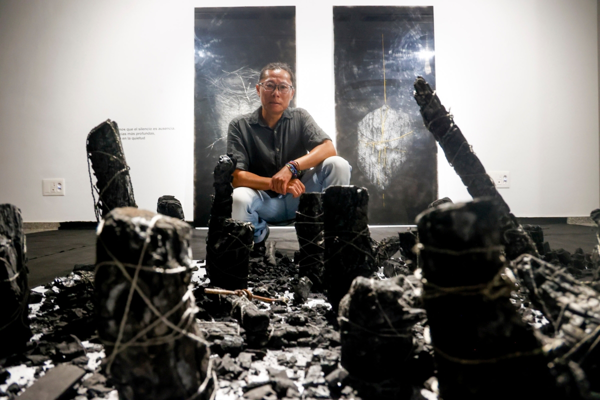 El mundo detenido en el silencio de Kihong Chung: el artista coreano afincando en Cartagena expone en La Mar de Arte