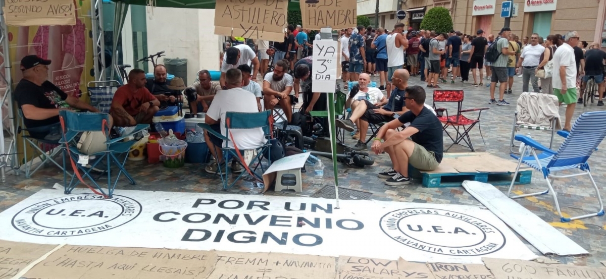 Un grupo de delegados y afiliados de CSIF se une a la huelga de hambre de los trabajadores auxiliares de Navantia