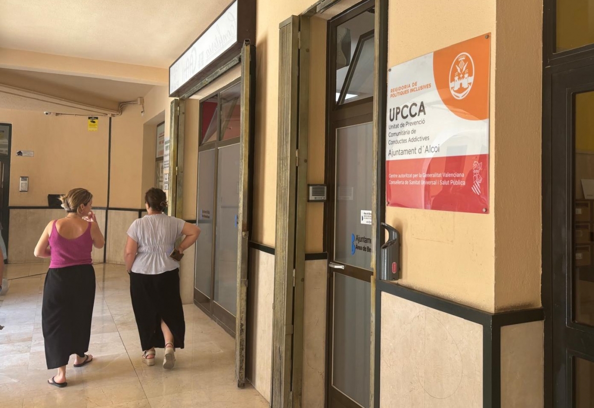 Alcoy adjudica a Siena Educación la prevención en conductas adictivas en menores, jóvenes y familias
