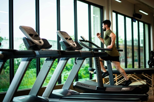 La CNMC autoriza la compra de Urban Sports Club por el agregador de gimnasios Wellhub
