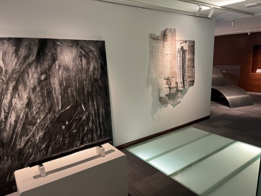El Gil-Albert celebra el 25 aniversario de los EAC con una exposición de las obras premiadas