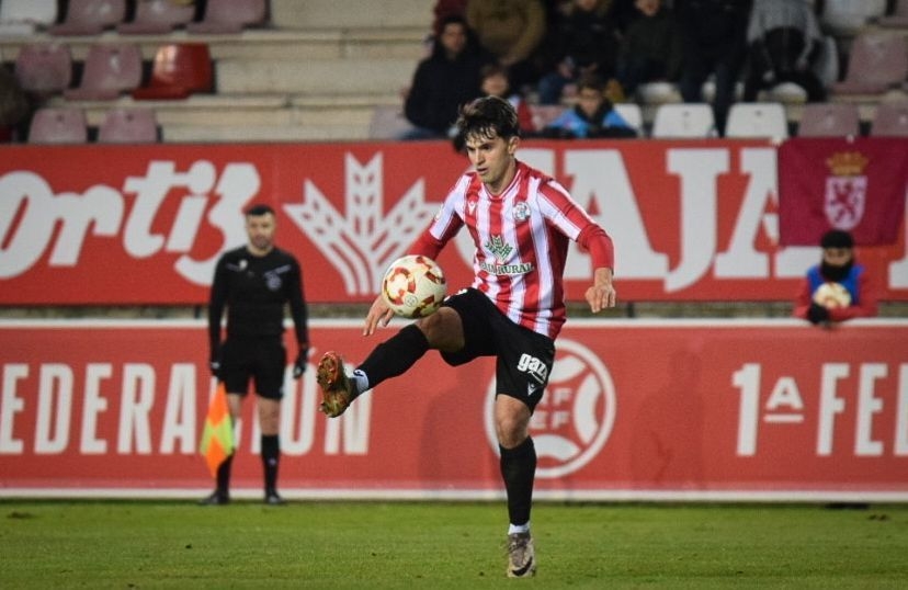 El Eldense apuesta por el sub-23 'Guille' Macho